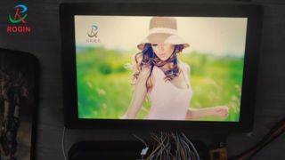 10.1" 1920*1200 với giải pháp độ sáng 1500nits